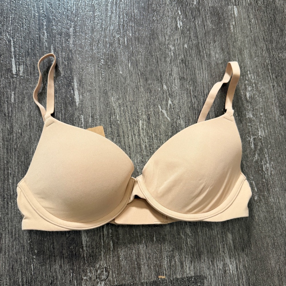 SKIMS Fits Everybody T Shirt Bra Clay Color Nude Size 32B NWT